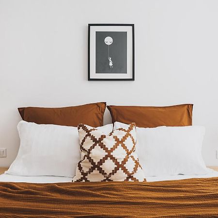 Voya Nordic Apartment-A Luxury Oasis In The Old Town Braşov Extérieur photo