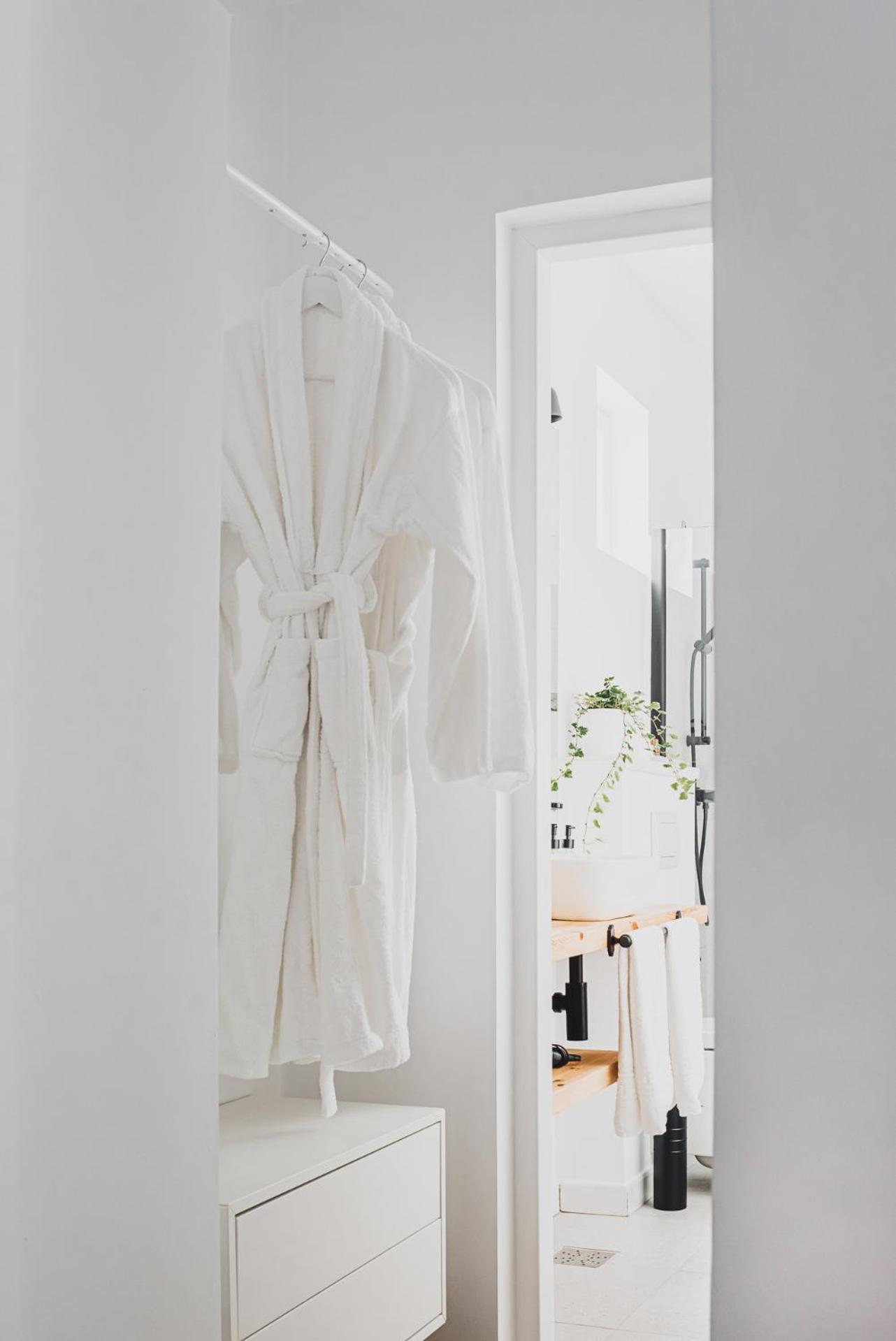 Voya Nordic Apartment-A Luxury Oasis In The Old Town Braşov Extérieur photo
