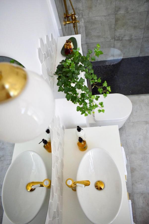 Voya Nordic Apartment-A Luxury Oasis In The Old Town Braşov Extérieur photo